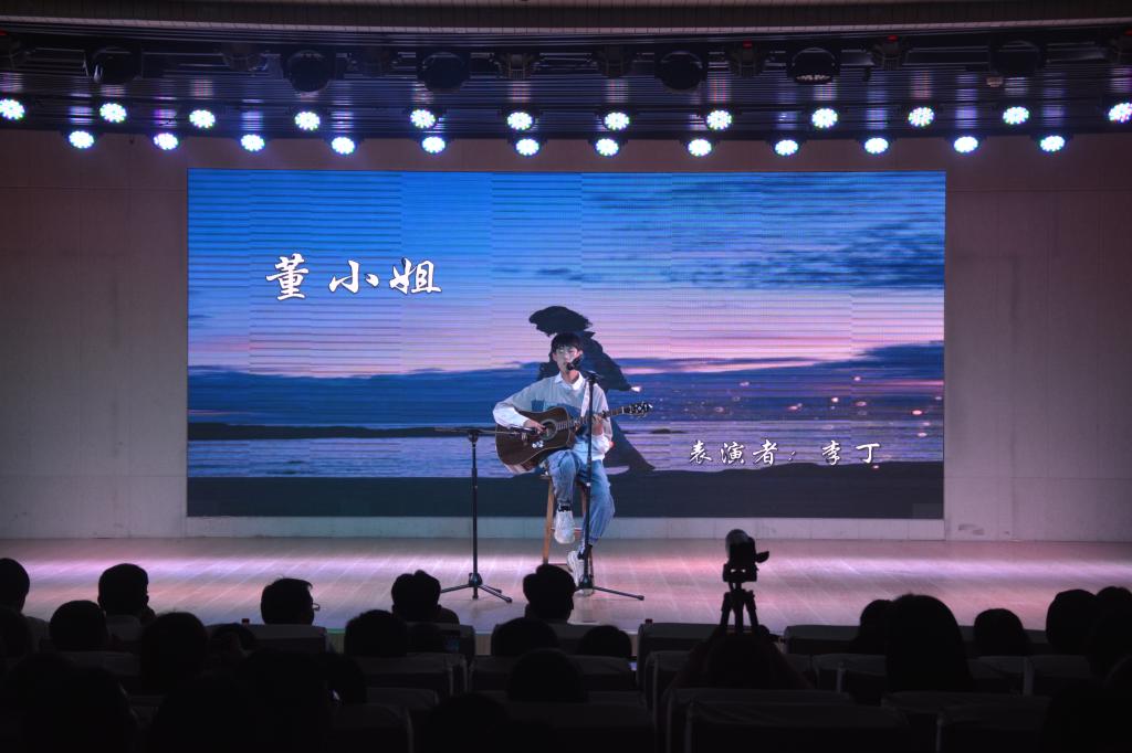 新葡的京集团8814成功举办2019届优秀毕业生颁奖典礼暨欢送毕业生晚会