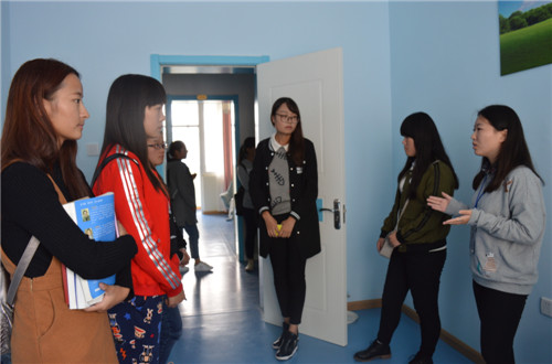 新葡的京集团8814组织2016级新生参观大学生心理健康辅导中心