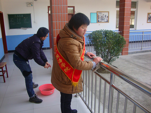 传递冬日温暖，共建和谐敬老院——新葡的京集团8814“和风志愿服务团”赴马鞍山敬老院开展义务劳动