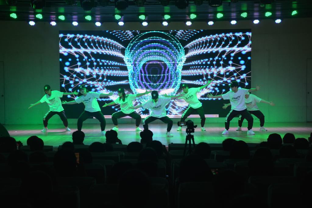 新葡的京集团8814成功举办2019届优秀毕业生颁奖典礼暨欢送毕业生晚会