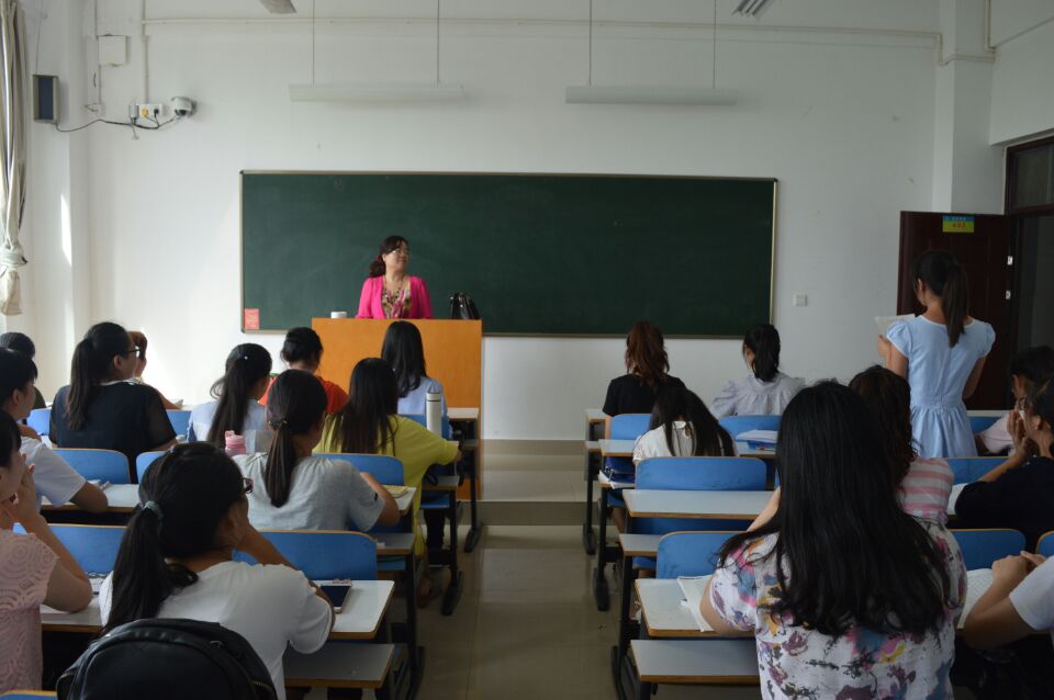 新葡的京集团8814学生组织系列活动庆祝第32个教师节