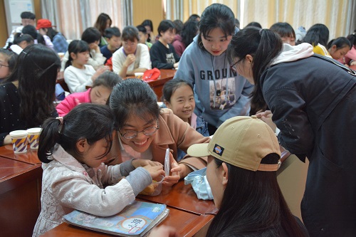 新葡的京集团8814“我为党旗添光彩”党员发展对象志愿服务活动顺利开展