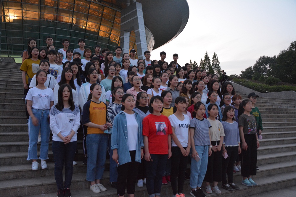 新葡的京集团8814顺利开展“运动健跑我先行，红歌唱响新时代”活动