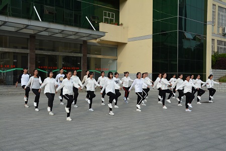 新葡的京集团8814成功举办2017级新生广播体操比赛
