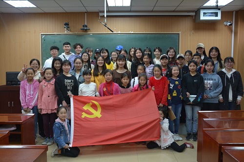 新葡的京集团8814“我为党旗添光彩”党员发展对象志愿服务活动顺利开展