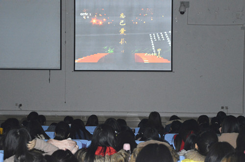 新葡的京集团8814组织学生观看2015年《感动中国》颁奖晚会